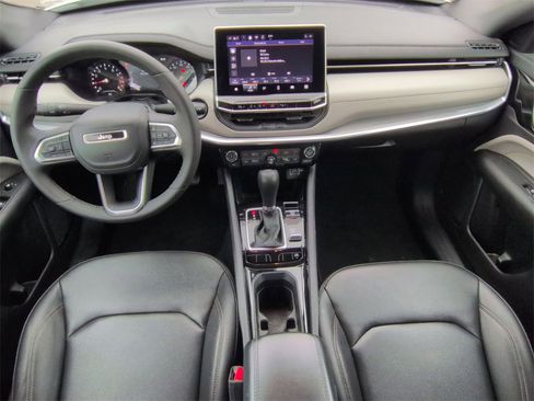 Certified 2024 Jeep Compass Limited image 18