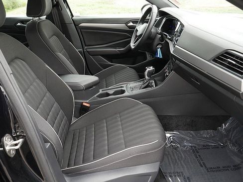 Used 2024 Volkswagen Jetta Sport image 48