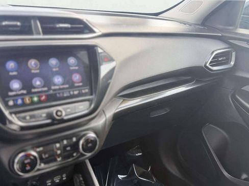 Used 2022 Chevrolet TrailBlazer LT w/ Convenience Package FWD image 19