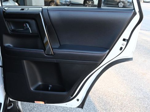 Used 2019 Toyota 4Runner TRD Off-Road image 33