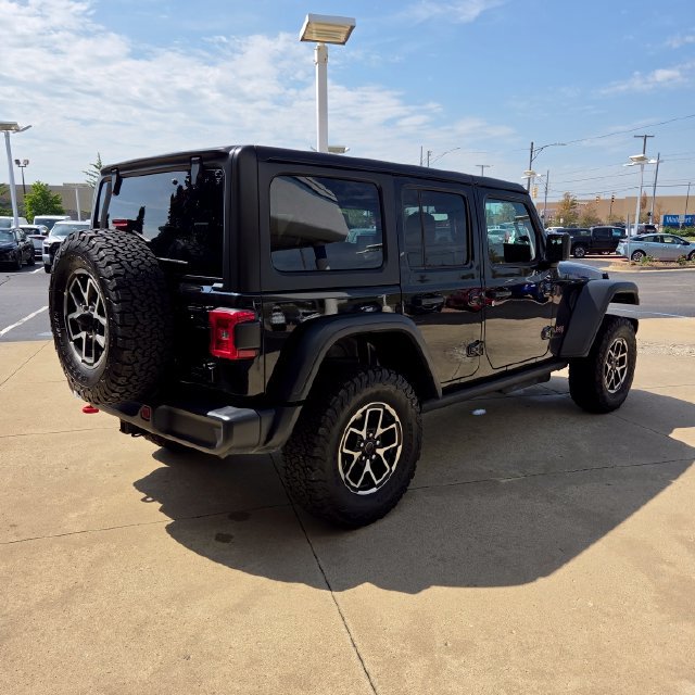 Used 2026 Jeep Wrangler Unlimited Rubicon AWD/4WD image 5