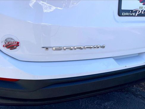 Used 2024 GMC Terrain SLE AWD/4WD image 8