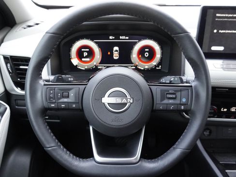 Used 2024 Nissan Rogue SL w/ SL Premium Package FWD image 17