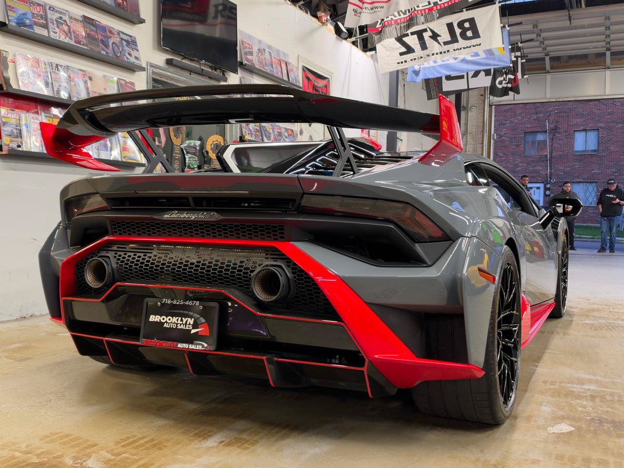 Used 2022 Lamborghini Huracan STO RWD image 7