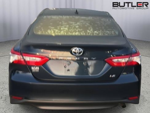Used 2020 Toyota Camry LE FWD image 7