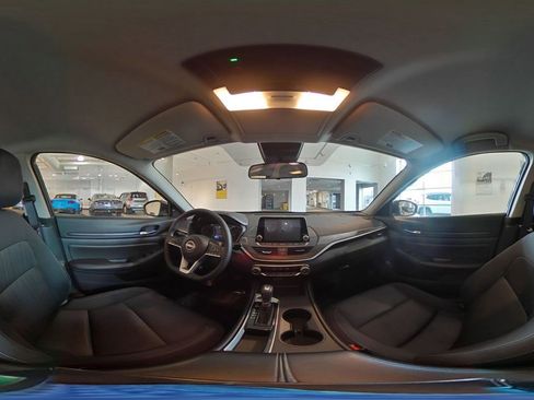 Used 2025 Nissan Altima 2.5 SV image 41