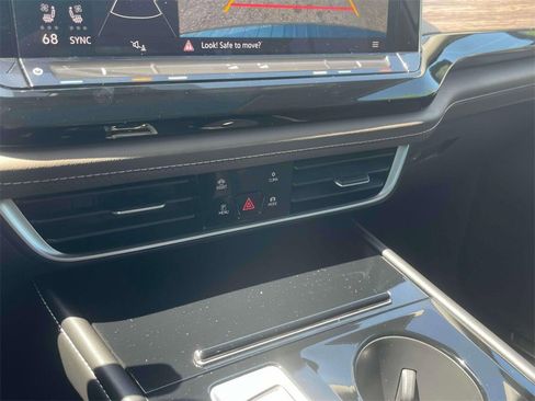 New 2024 Volkswagen Atlas SEL image 31