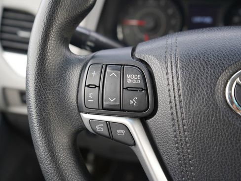 Used 2017 Toyota Sienna LE image 13