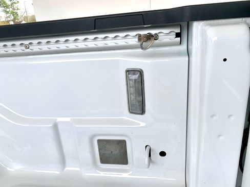 Used 2023 Jeep Gladiator Willys image 20