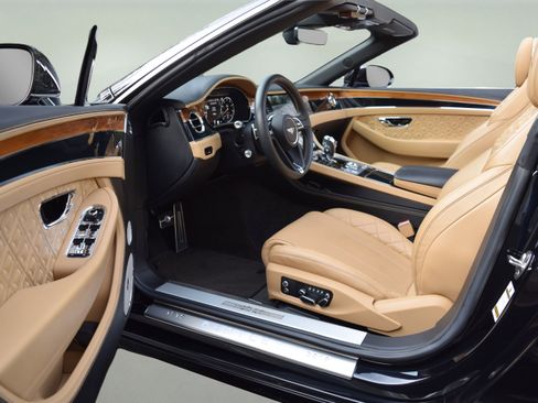 Used 2020 Bentley Continental GT AWD/4WD image 30