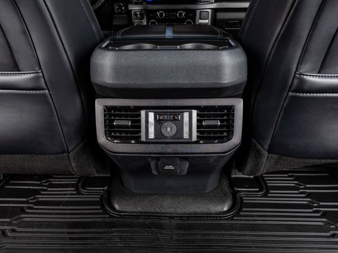 Used 2026 Ford F450 Platinum w/ FX4 Off-Road Package image 32