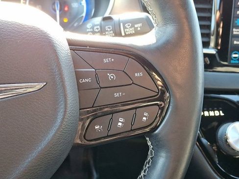 Certified 2020 Chrysler Pacifica Touring-L w/ Advanced Safetytec Group image 26