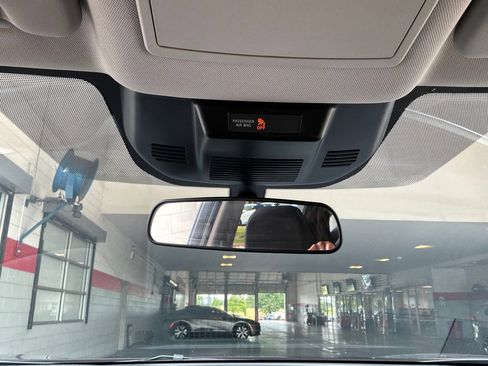 Used 2025 Nissan Rogue SV FWD image 18