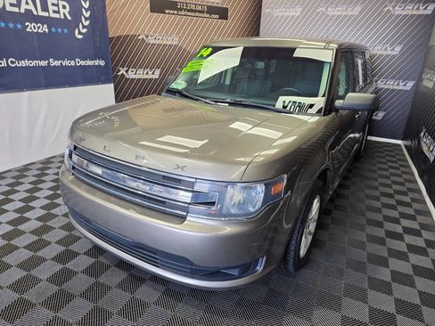 Used 2014 Ford Flex SE FWD image 2