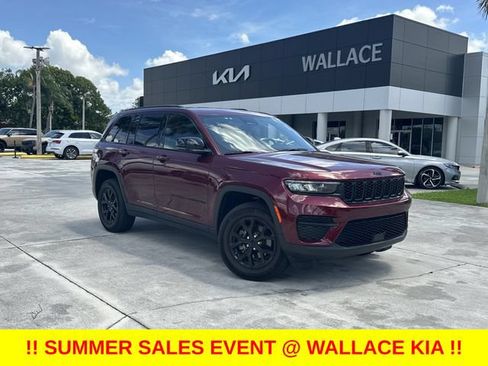 Used 2024 Jeep Grand Cherokee Altitude AWD/4WD image 1