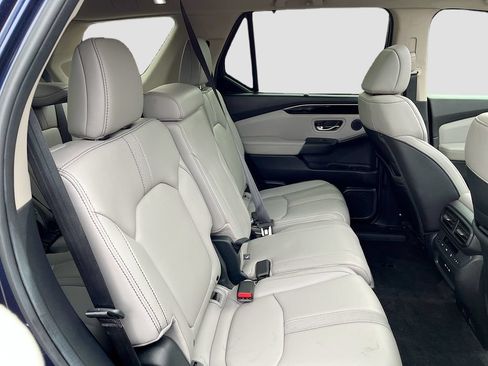Used 2025 Honda Pilot Touring image 29