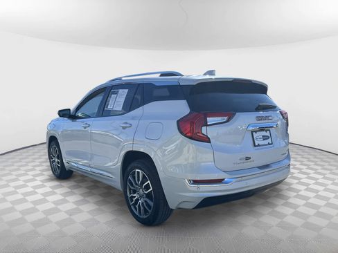 Used 2022 GMC Terrain Denali w/ Denali Premium Package image 4