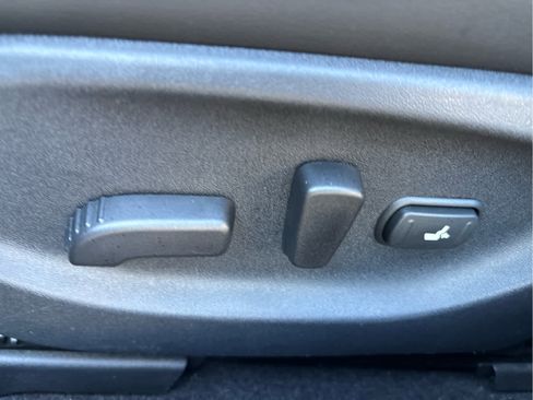 Used 2018 INFINITI Q50 Luxe w/ Essential Package (3.0T Luxe) AWD/4WD image 9