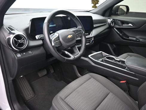 Used 2025 Chevrolet Equinox LT FWD image 10