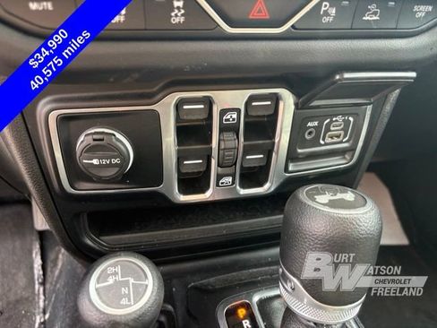 Used 2024 Jeep Wrangler Unlimited Sahara AWD/4WD image 20