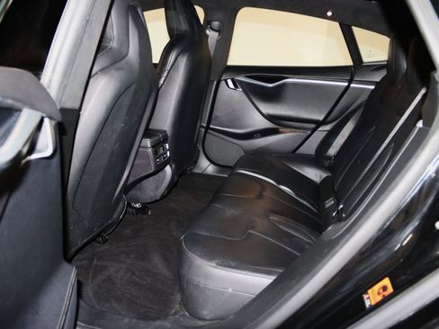 Used 2015 Tesla Model S 70 image 59