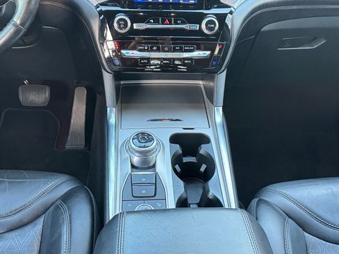 Used 2022 Ford Explorer Platinum w/ Equipment Group 601A image 14