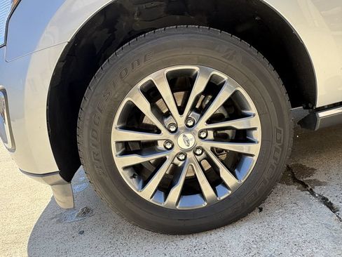 Used 2021 Ford Expedition Limited RWD image 8