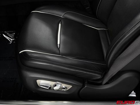 Used 2017 Rolls-Royce Dawn RWD image 42