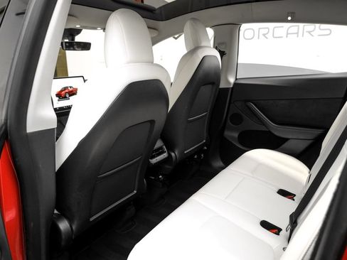 Used 2023 Tesla Model Y AWD image 35