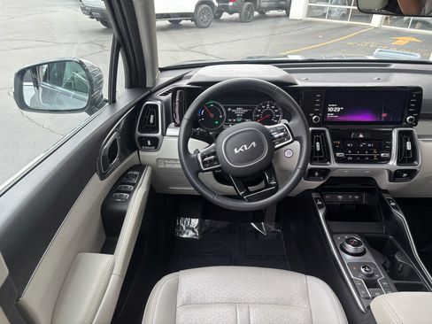 Used 2023 Kia Sorento EX image 18