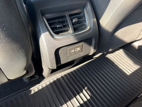 Used 2019 Chevrolet Blazer LT FWD image 13