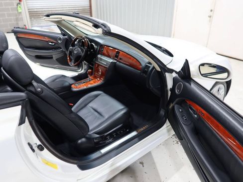 Used 2005 Lexus SC 430 Convertible RWD image 13