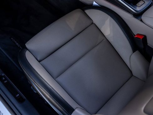 Used 2025 Porsche 911 Carrera image 24