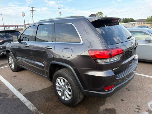 Used 2021 Jeep Grand Cherokee Laredo AWD/4WD image 2