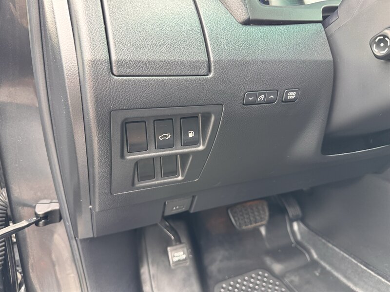 Used 2011 Lexus RX 450h AWD w/ Premium Pkg image 15