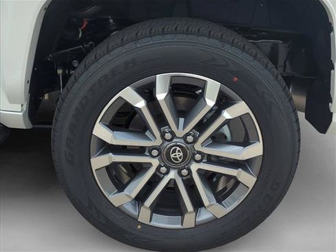 Used 2026 Toyota 4Runner Limited AWD/4WD image 9