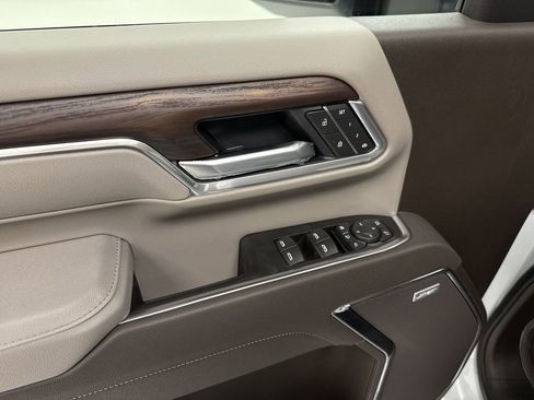 New 2026 GMC Sierra 3500 SLT w/ SLT Convenience Package image 24