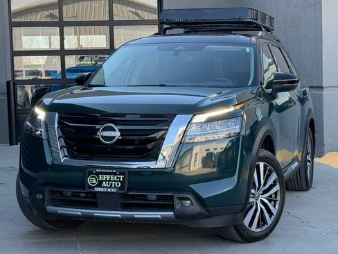 Used 2022 Nissan Pathfinder Platinum w/ Cargo Package AWD/4WD image 3