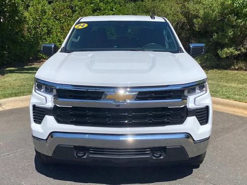 Used 2024 Chevrolet Silverado 1500 LT AWD/4WD image 2