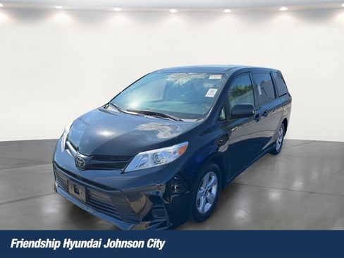 Used 2020 Toyota Sienna L FWD image 1