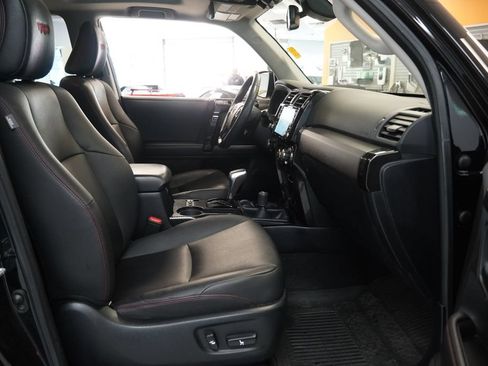 Used 2020 Toyota 4Runner TRD Off-Road Premium w/ Moonroof Package AWD/4WD image 34