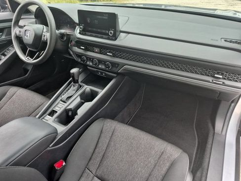 Used 2025 Honda Accord SE image 28
