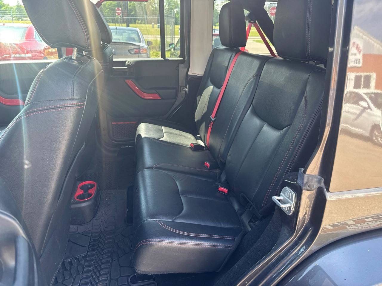 Used 2018 Jeep Wrangler Unlimited Rubicon w/ Dual Top Group AWD/4WD image 11
