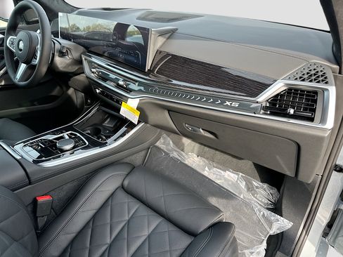 New 2026 BMW X5 xDrive40i w/ M Sport Package image 24
