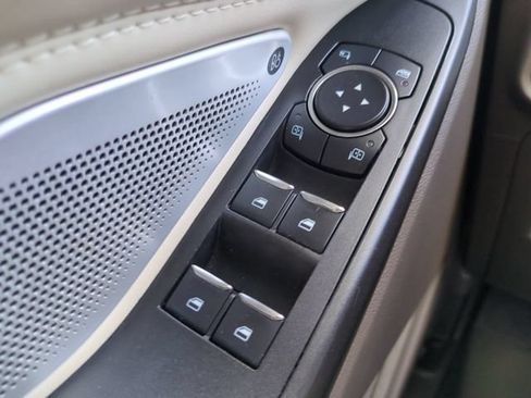 Used 2020 Ford Explorer Platinum w/ Premium Technology Package AWD/4WD image 29