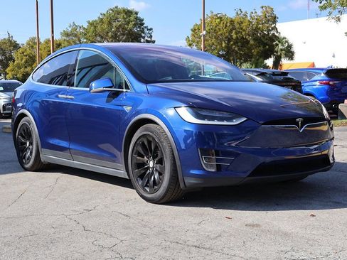 Used 2016 Tesla Model X 90D image 2