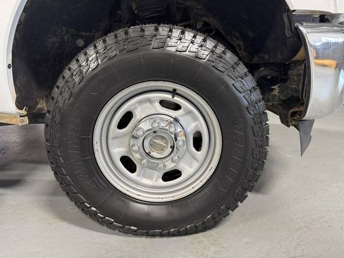 Used 2014 Ford F250 XL w/ Power Equipment Group image 2