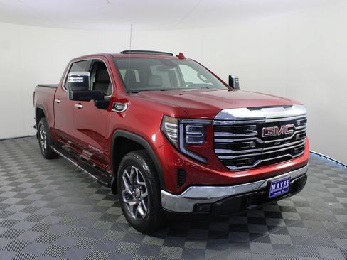 Used 2025 GMC Sierra 1500 SLT w/ SLT Premium Plus Package AWD/4WD image 30
