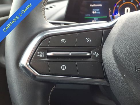 Used 2025 Chevrolet Traverse LT image 28