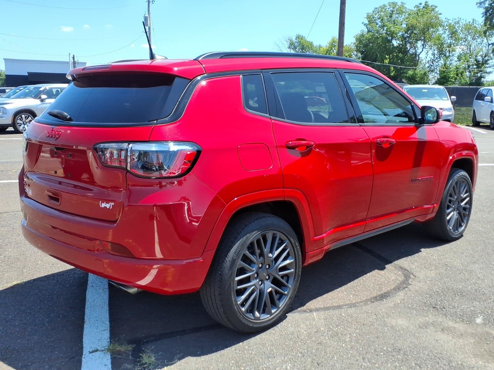 Used 2022 Jeep Compass Limited AWD/4WD image 3